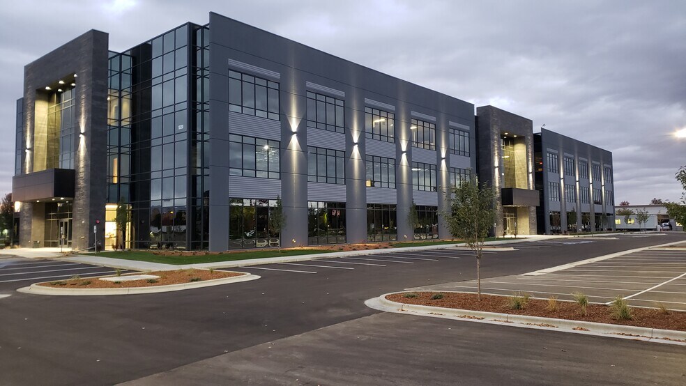 More Photos Of 1820 S Silverstone Way, Meridian Office For Lease