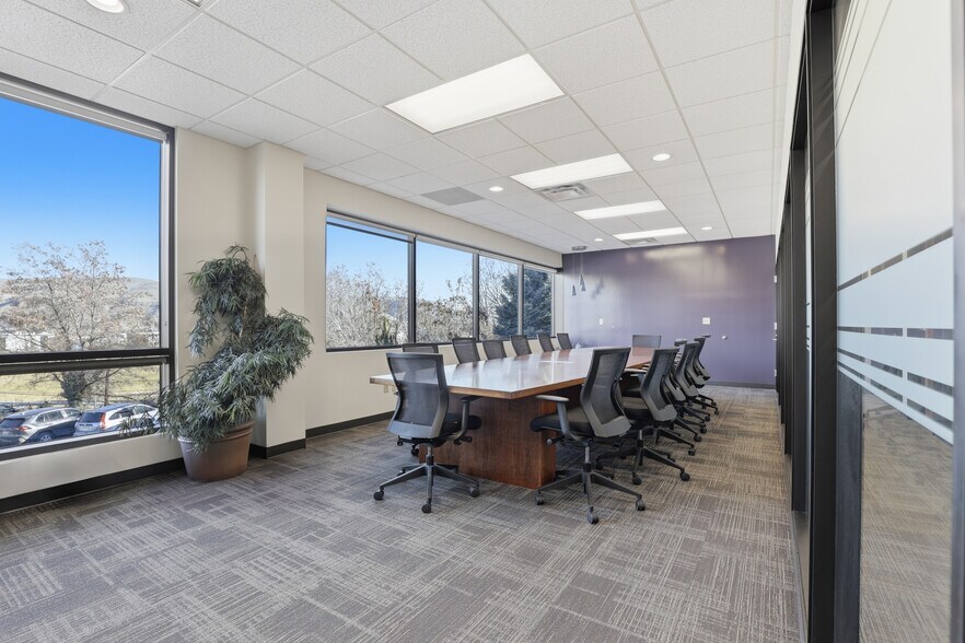 More Photos Of 3911 Castlevale Rd, Yakima Office For Lease