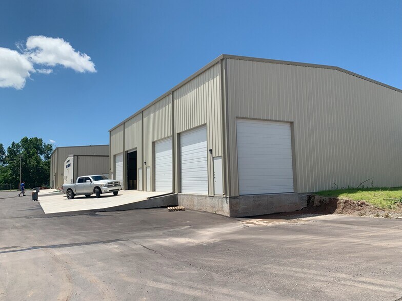 More Photos Of 1423 S Council Rd, Oklahoma City Self Storage For Lease