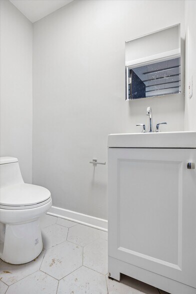 More Photos Of 1909 S Broad St, Philadelphia Office Residential For Sale