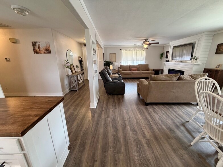 More Photos Of 831 FM 2917 Rd, Alvin Religious Facility For Sale