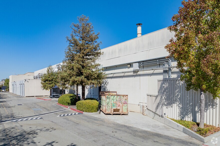More Photos Of 195 S Milpitas Blvd, Milpitas Research And Development For Lease