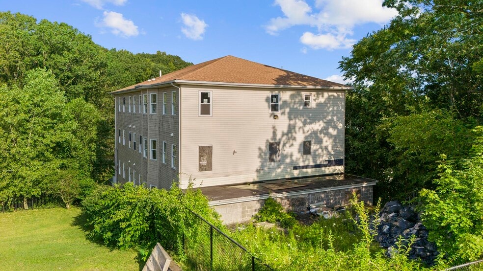 More Photos Of 365 Willow St, Waterbury Apartments For Sale