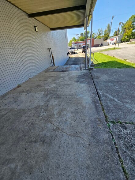 More Photos Of 20 Grace Dr, Hurricane General Retail For Lease