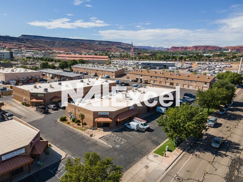 More Photos Of 1316 S 400 E, St George Showroom For Lease