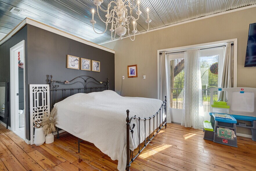 More Photos Of 305 N Main St, Ste Genevieve Storefront Retail Residential For Sale