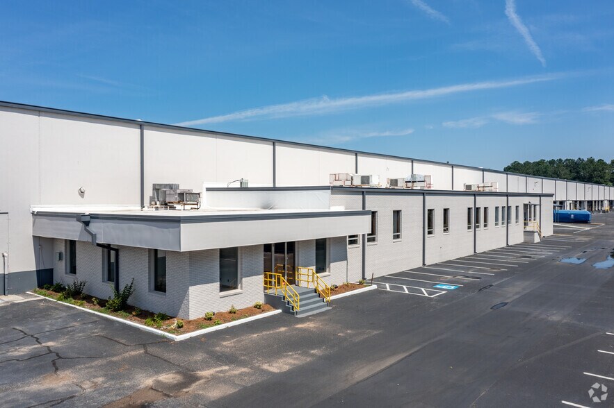 More Photos Of 1995 Lithonia Industrial Blvd, Lithonia Warehouse For Lease