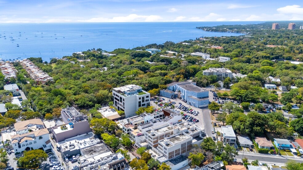 More Photos Of 3120-3138 Commodore Plz, Coconut Grove General Retail For Sale