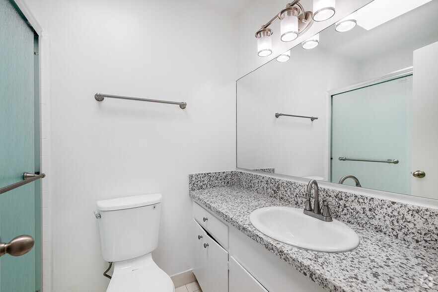 More Photos Of 1666 Federal Ave, Los Angeles Apartments For Sale