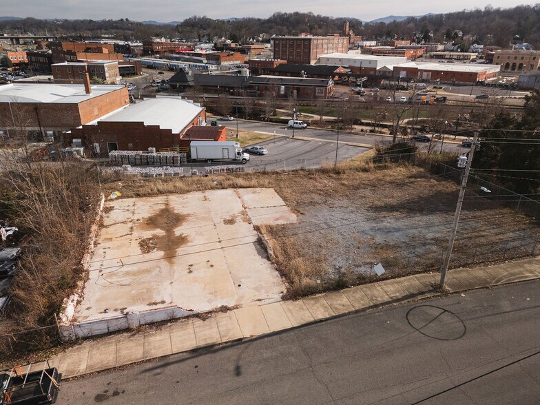 More Photos Of 213 S Boone St, Johnson City Restaurant For Sale