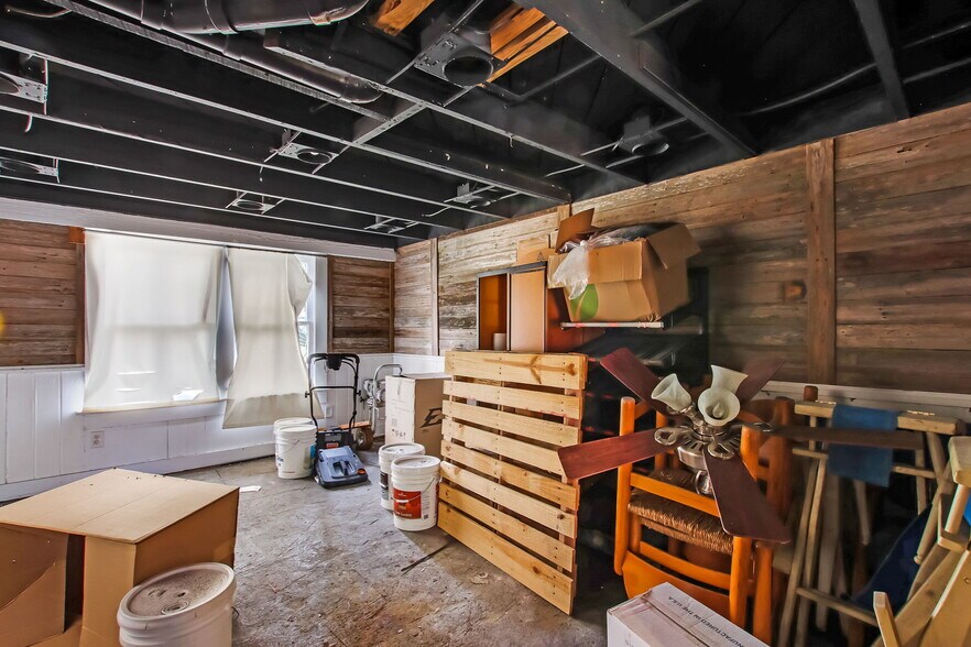 More Photos Of 516 Ash St, Fernandina Beach Freestanding For Sale