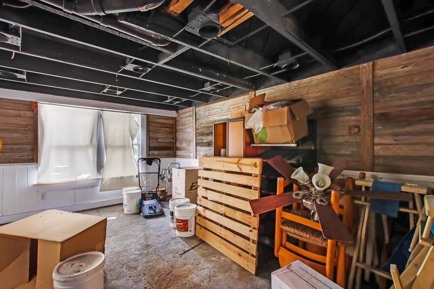 More Photos Of 516 Ash St, Fernandina Beach Freestanding For Sale