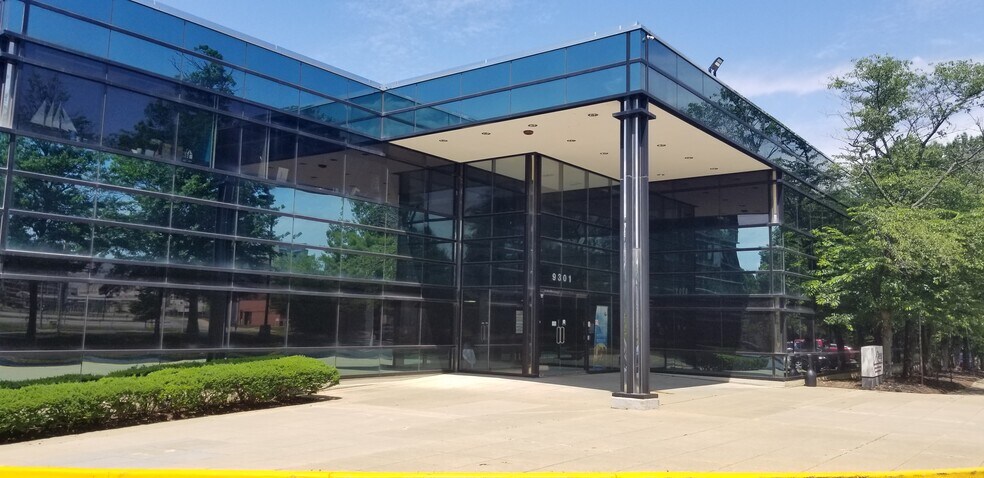 More Photos Of 9301 Largo Dr W, Upper Marlboro Warehouse For Lease