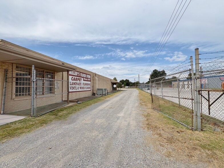 More Photos Of 4713 NW 10th St, Oklahoma City Industrial For Sale