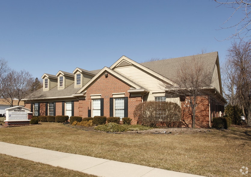 Primary Photo Of 707 E Maple Rd, Troy Office For Lease