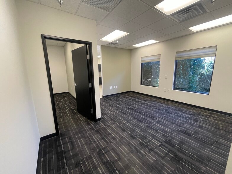 More Photos Of 2700 Farmington Ave, Farmington Office For Sale