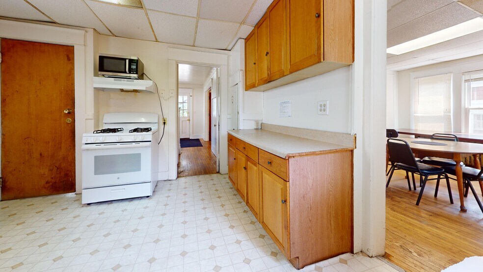 More Photos Of 214 Delaware Ave, Ithaca Apartments For Sale