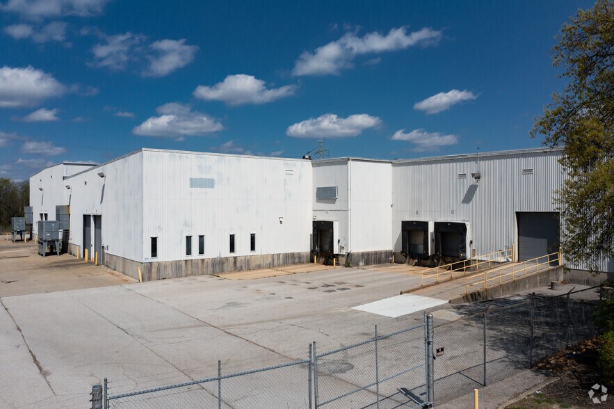 More Photos Of 7100 Industrial Rd, Florence Manufacturing For Sale
