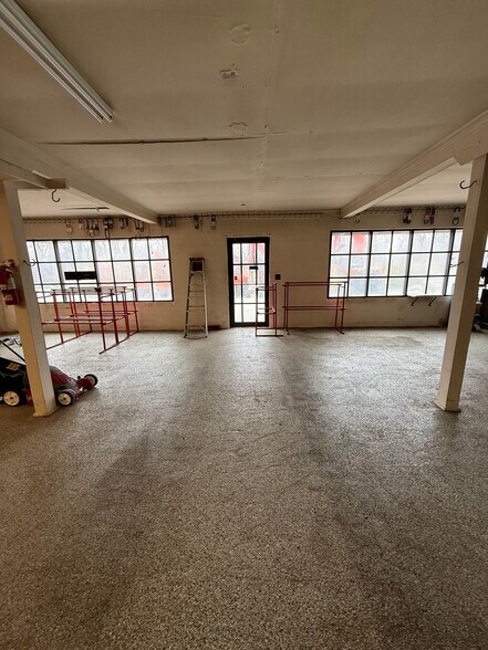 More Photos Of , Upper Marlboro General Retail For Sale
