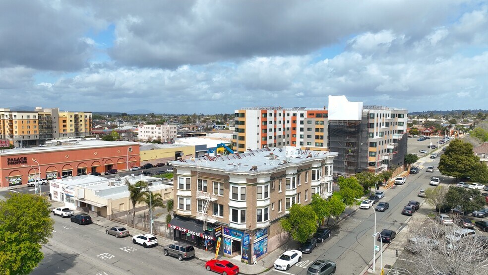 More Photos Of 315 25th St, Richmond Apartments For Sale