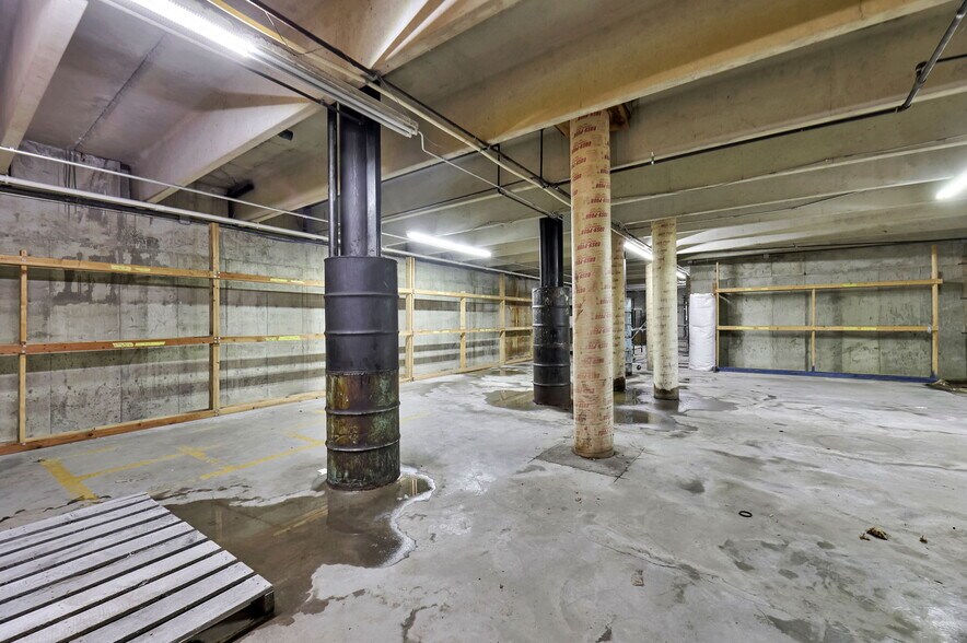 More Photos Of 11209 W Kellogg, Wichita Auto Dealership For Sale