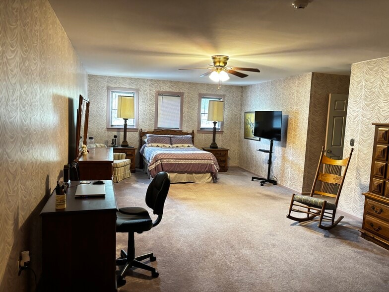 More Photos Of 205 Grandview Dr, Frankfort Religious Facility For Sale