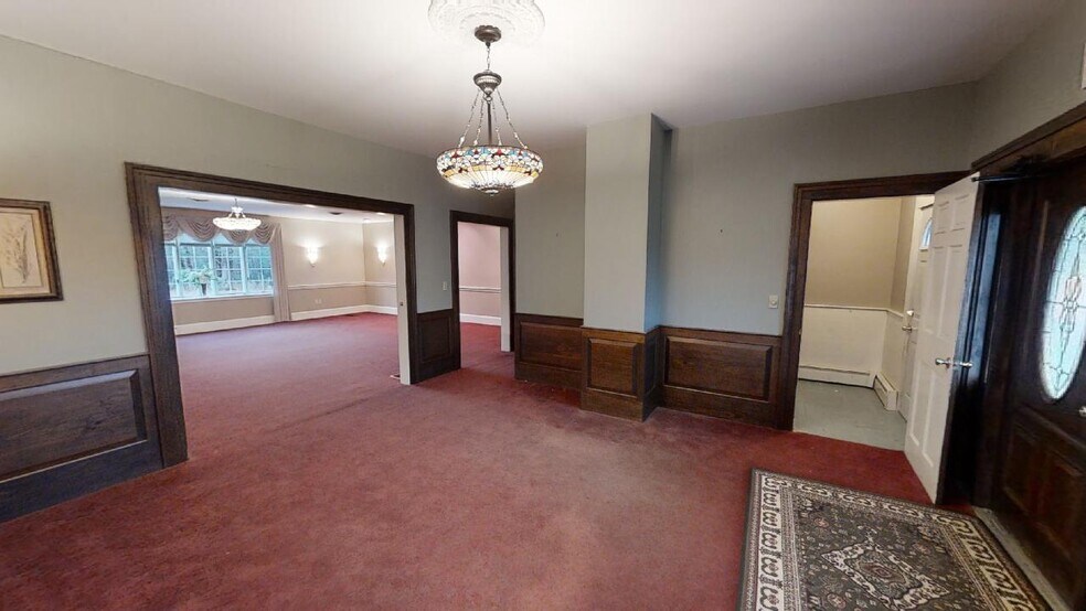 More Photos Of 763 Massachusetts Ave, Lunenburg General Retail For Sale