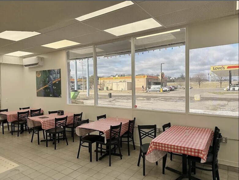 More Photos Of 1001 S Woody Guthrie St, Okemah Storefront Retail Office For Lease