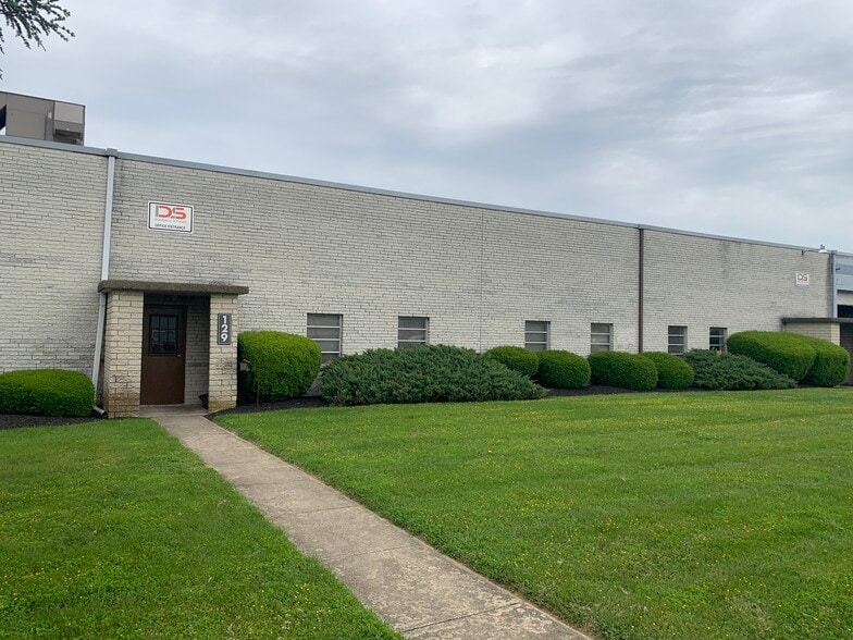 More Photos Of 129 Ashmore Dr, Leola Warehouse For Lease