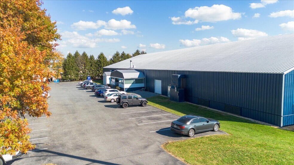 More Photos Of 5216 Renn Rd, Frederick Flex For Sale