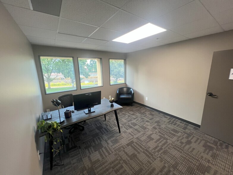 More Photos Of 300 3rd Ave SE, Rochester Coworking Space