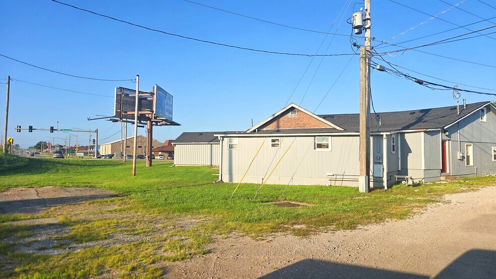 More Photos Of 1801 S National, Fort Scott Convenience Store For Sale