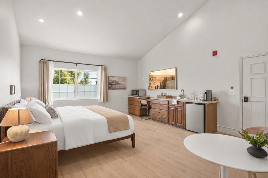 More Photos Of 21305 E Cliff Dr, Santa Cruz Hotel For Sale