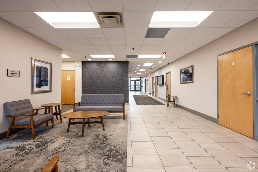 More Photos Of 4701 N Keystone Ave, Indianapolis Office For Sale