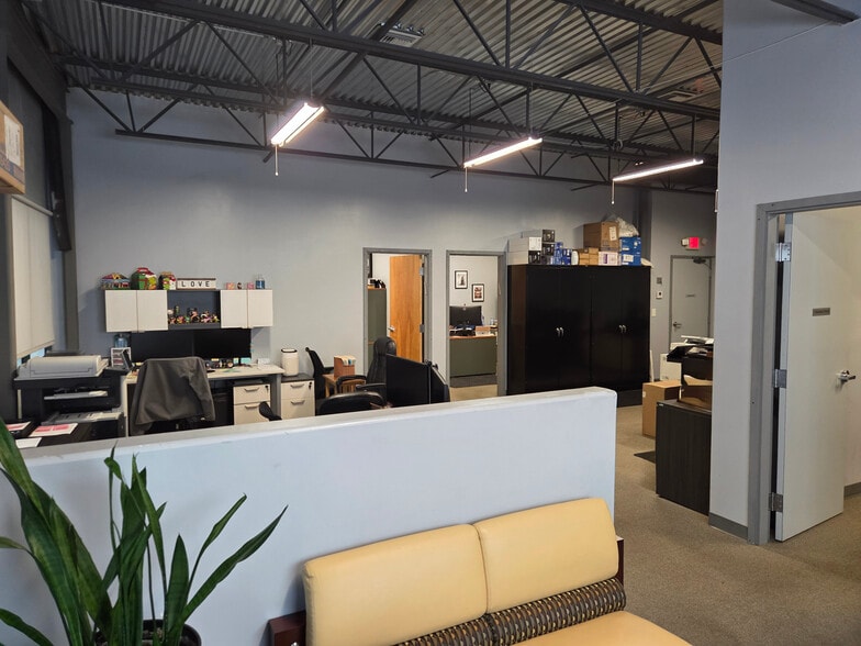 More Photos Of 803-1003 Shotgun Rd, Sunrise Research And Development For Sale