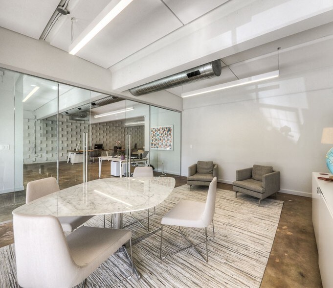 More Photos Of 616 Hawthorne St, Houston Coworking Space