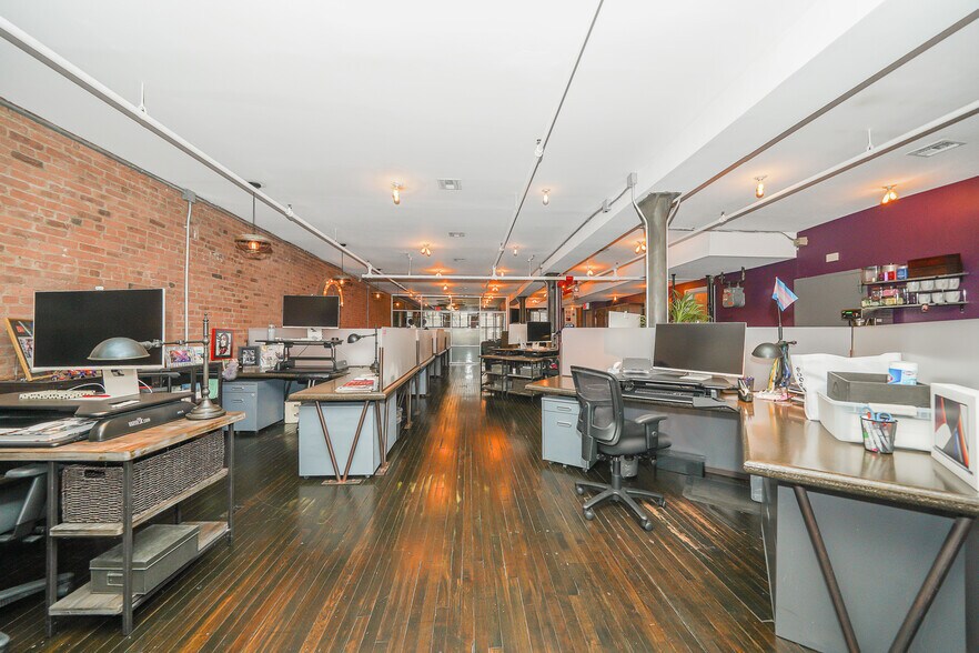 More Photos Of 247 W 36th St, New York Office For Lease