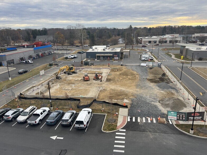 More Photos Of 2627 South Rd, Poughkeepsie Unknown For Lease