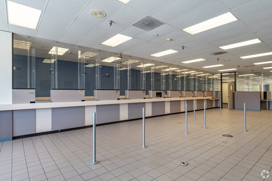More Photos Of 4655-4741 Washtenaw Ave, Ann Arbor Freestanding For Lease
