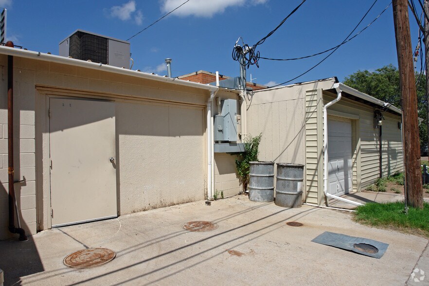 More Photos Of 2617-2619 34th St, Lubbock Loft Creative Space For Sale