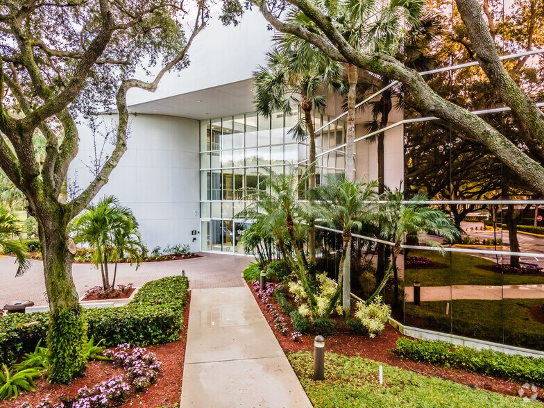 More Photos Of 580 Village Blvd, West Palm Beach Medical For Lease