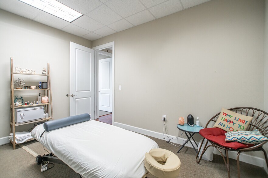 More Photos Of 2219 Sawdust Rd, The Woodlands Medical For Sale