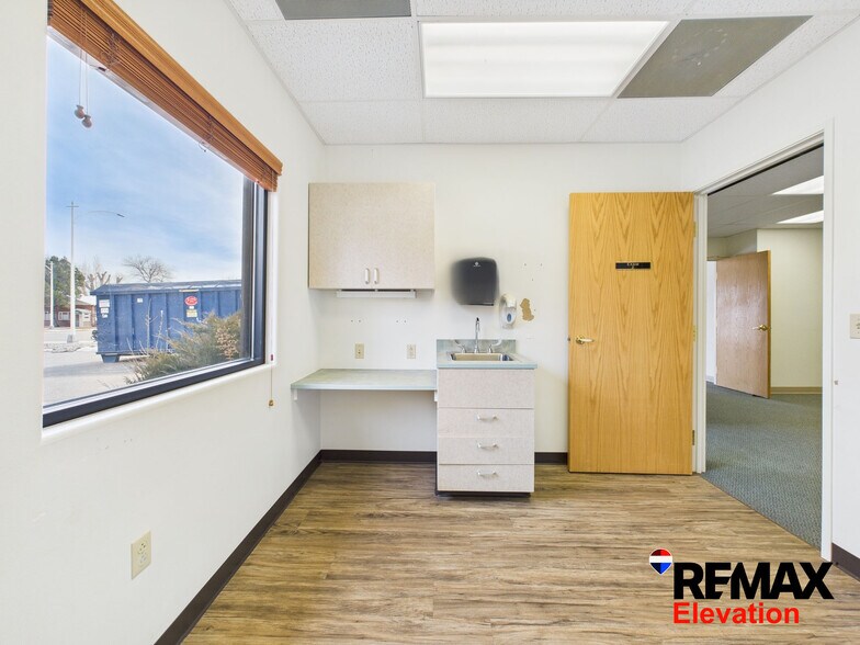 More Photos Of 156 N 6th St, Basin Office For Lease