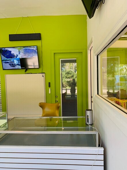 More Photos Of 4830 Sunbeam St, Houston Auto Repair For Lease