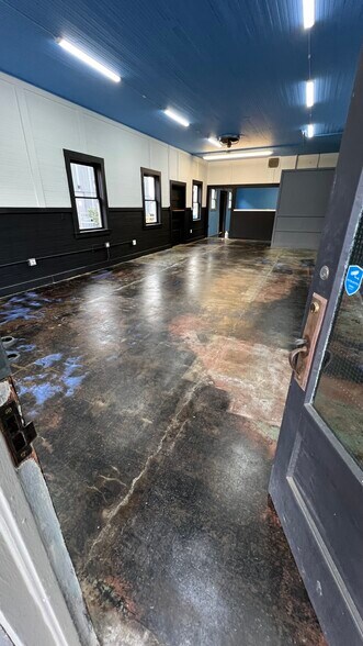 More Photos Of 155 Main St W, Monmouth Storefront For Lease