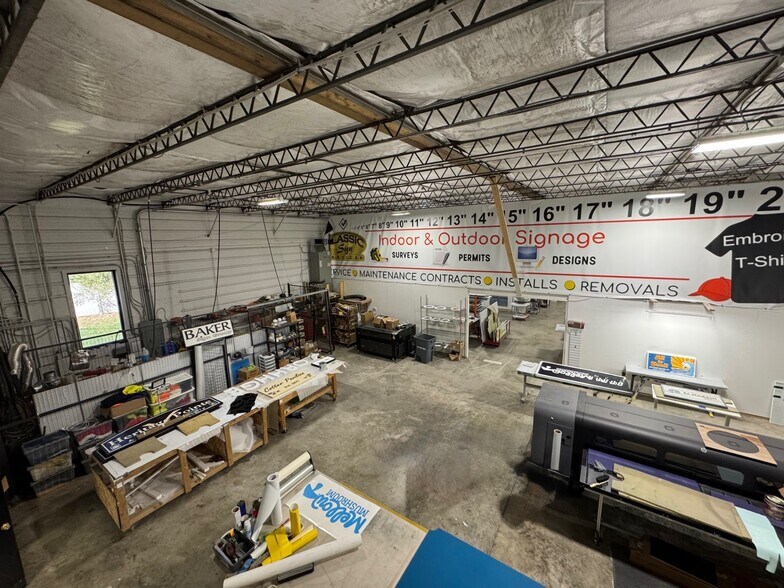 More Photos Of 125 N Service Rd, Saint Peters Warehouse For Sale