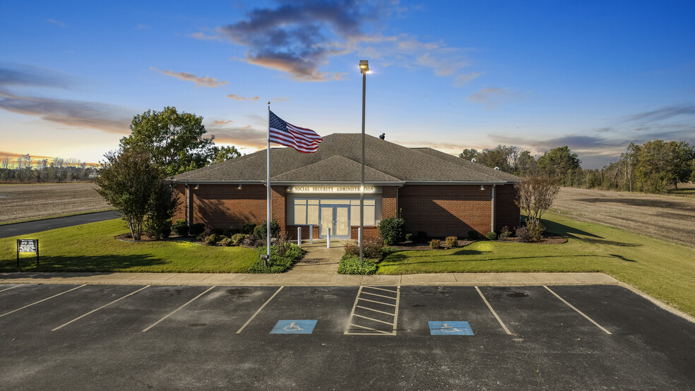 Primary Photo Of 1403 S Division St, Blytheville Medical For Sale