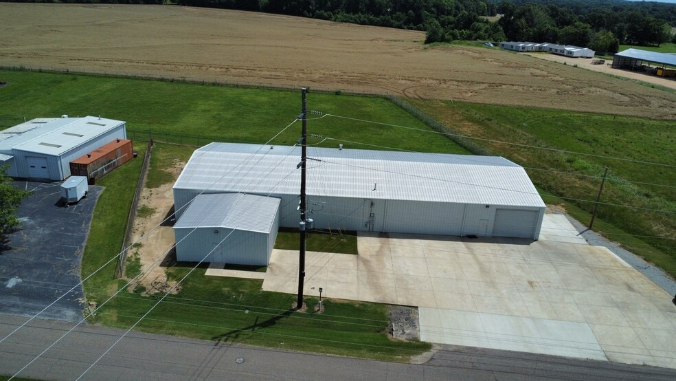 More Photos Of 4100 Warren Rd, Humboldt Industrial For Lease