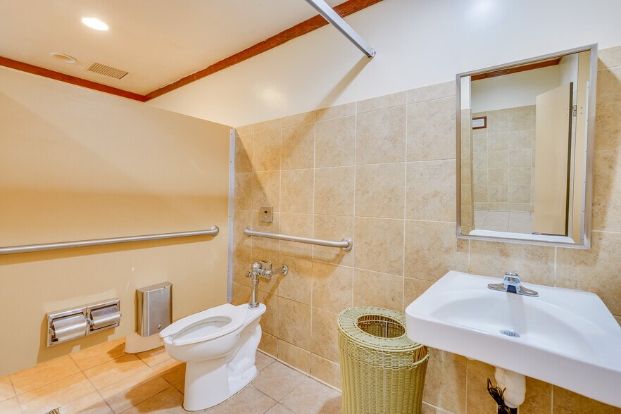 More Photos Of 3162 S Atlantic Ave, Daytona Beach Shores Restaurant For Sale