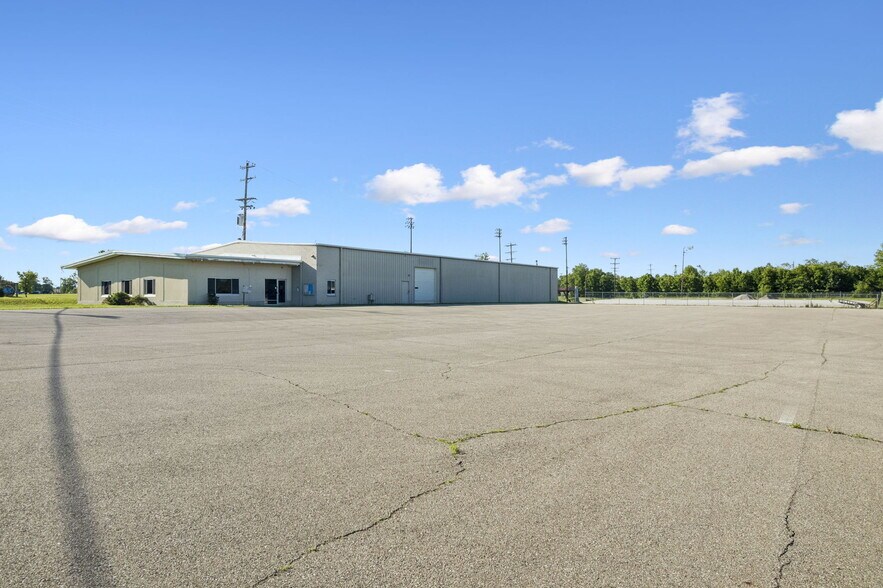 More Photos Of 675 W Plane St, Bethel Freestanding For Sale